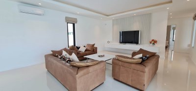 Luxury brand new pool villa north Hua Hin near Palm Hills Ready to move in