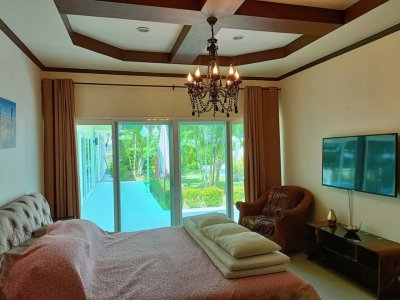 Luxury big pool villa in Palm Hills golf resort Hua Hin