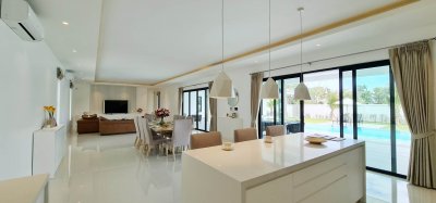 Luxury brand new pool villa north Hua Hin near Palm Hills Ready to move in