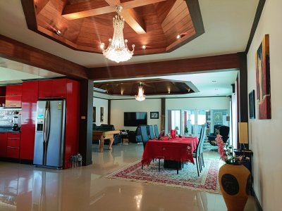 Luxury big pool villa in Palm Hills golf resort Hua Hin