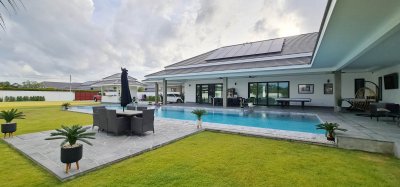 Luxury brand new pool villa north Hua Hin near Palm Hills Ready to move in