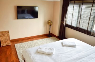 Beachfront condominium Cha-Am