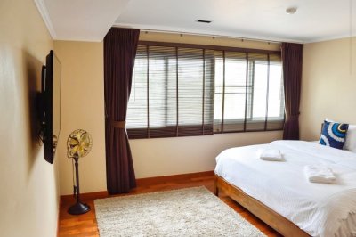 Beachfront condominium Cha-Am