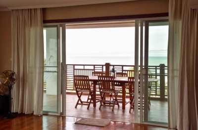 Beachfront condominium Cha-Am