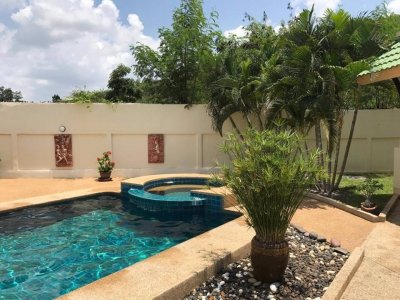 Large pool villa near black mountain golf club