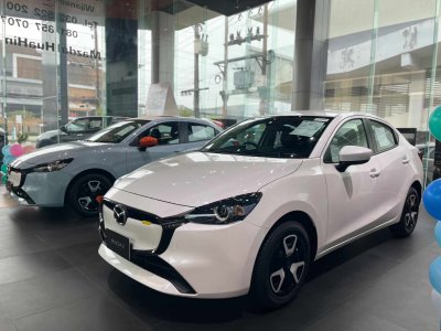 Mazda 2 sport 1,3 C Automatic 2023 leather gps back camera