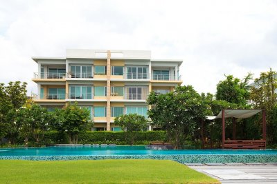 Hua Hin Baan Sanpluem City at the beach