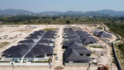 Luxury brand new 3 Bedroom Pool Villas soi 112 Hua Hin