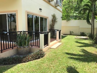 Large pool villa near black mountain golf club