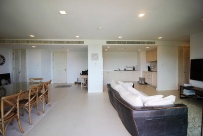 Marrakesh Hua Hin Resort & Spa 4 ben on the beach in city