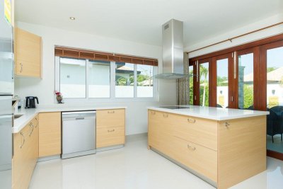 Orchid Paradise Homes OPV204 pool villa near city Hua Hin