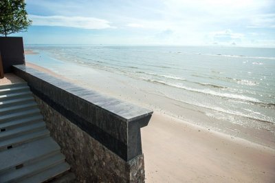Cha-Am Baan San Kraam at the beach
