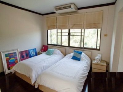 Top Floor 2 Bed Condo Unit10 Mins drive North of Hua Hin centre