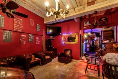 Close to Beach Popular Bar Restaurant in Khao Takiab Hua Hin