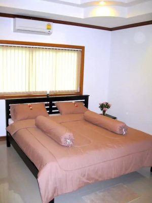 Big pool villa 4 bed room soi 70 near city Hua Hin