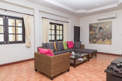 Orchid Paradise Homes OPV05 pool villa near city Hua Hin