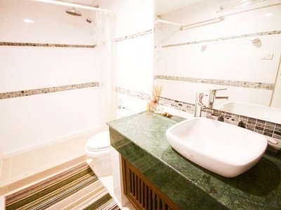 Hua Hin Blue Wave 100 sqm apartment suite Khao Takiab Beach