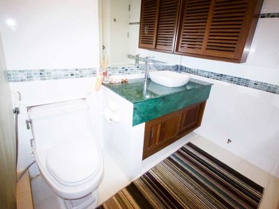 Hua Hin Blue Wave 100 sqm apartment suite Khao Takiab Beach