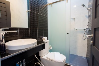 Sanctuary Lake Hua Hin Luxury brand new pool villas near to Banyan Golf Clubs soi 112