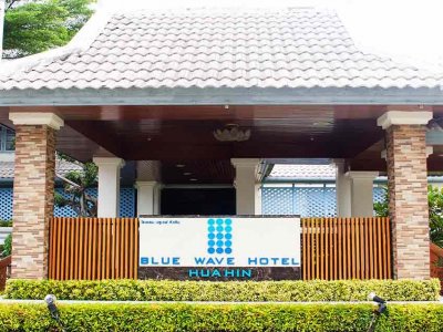 Hua Hin Blue Wave 100 sqm apartment suite Khao Takiab Beach