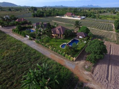 Large pool villa in the wonderful area between Pranburi and Hua Hin