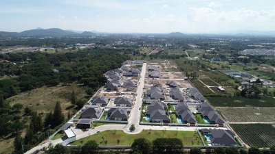 Luxury at its best brand new pool villa near Black Mountain
Hua Hin