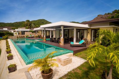 The Spirit 2 Fantastic Pool Villas with 5 Bedrooms & Sea Views & Very Large Infinity Edge Pool