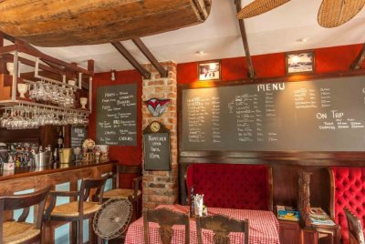 Close to Beach Popular Bar Restaurant in Khao Takiab Hua Hin