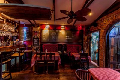 Close to Beach Popular Bar Restaurant in Khao Takiab Hua Hin