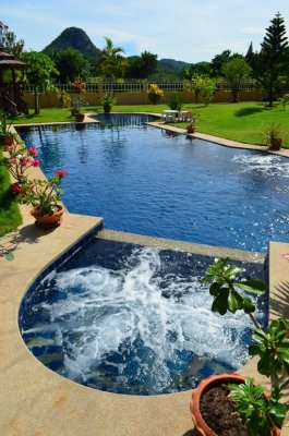 Large pool villa in the wonderful area between Pranburi and Hua Hin