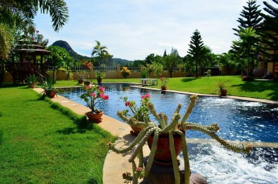Large pool villa in the wonderful area between Pranburi and Hua Hin