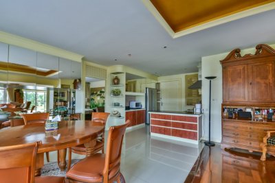 Amazing Beachfront 2 Bed Condo Hua Hin
