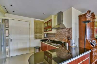 Amazing Beachfront 2 Bed Condo Hua Hin