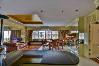 Amazing Beachfront 2 Bed Condo Hua Hin