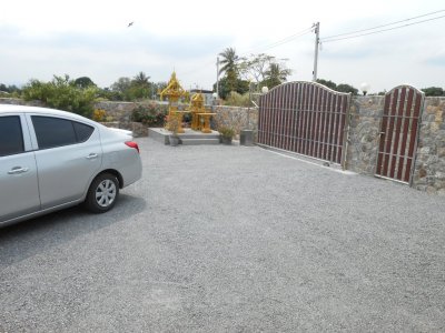 Hua Hin great property with large swimming pool