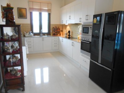 Hua Hin great property with large swimming pool