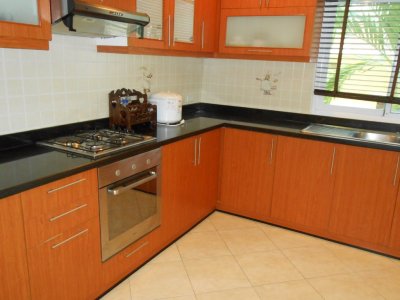 Large pool villa soi 6 Hua Hin near city