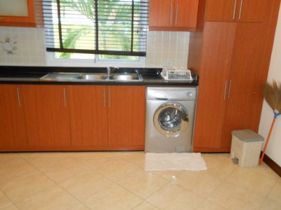 Large pool villa soi 6 Hua Hin near city