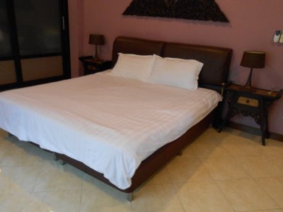 Large pool villa soi 6 Hua Hin near city