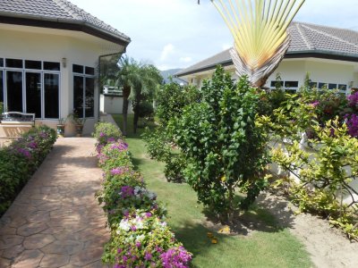 Beautiful village pool villa 240 sqm north Hua Hin10 minutes city