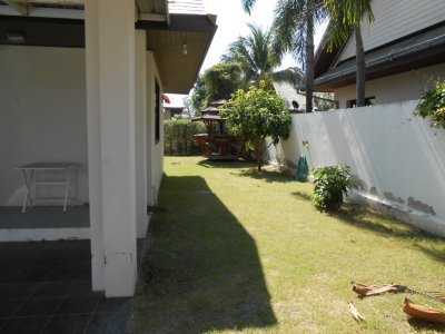 Pool villa on soi 102 near downtown Hua Hin