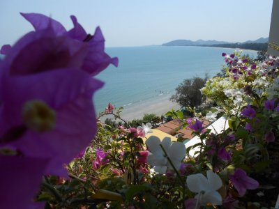 Blue Wave Hua Hin Apartment at Khao Takiab Beach