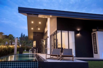 Sanctuary Lake Hua Hin Luxury brand new pool villas near to Banyan Golf Clubs soi 112