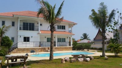 Luxury pool villa 503 sqm for Sale soi 6 - Freehold