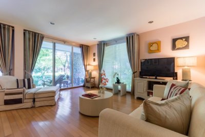 Beautifully Landscaped 3 Bed Beachfront Condo Hua Hin