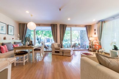 Beautifully Landscaped 3 Bed Beachfront Condo Hua Hin
