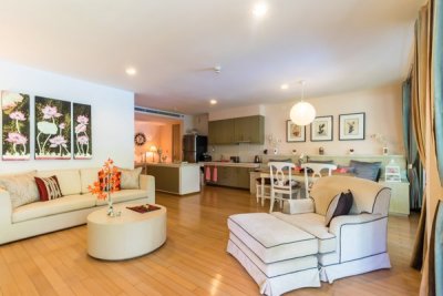 Beautifully Landscaped 3 Bed Beachfront Condo Hua Hin