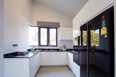 Sanctuary Lake Hua Hin Luxury brand new pool villas near to Banyan Golf Clubs soi 112