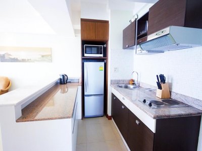 Hua Hin Blue Wave 100 sqm apartment suite Khao Takiab Beach