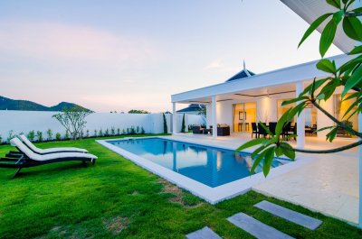 Falcon Hill pool villa 217 sqm downtown Hua Hin soi 102